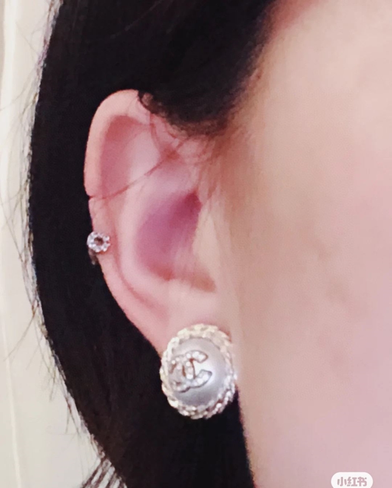 Ch**el earrings
